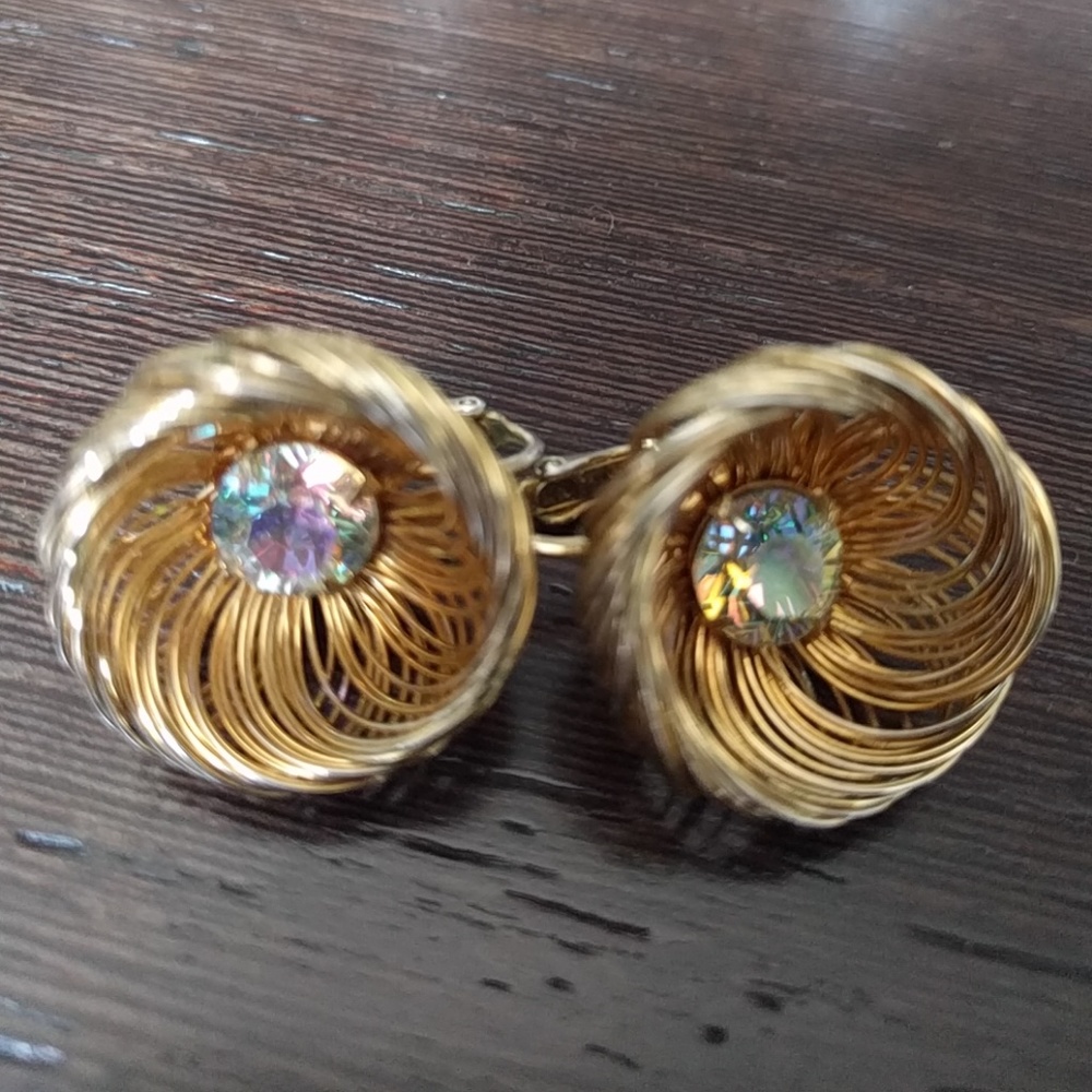 VTG SAC size adjustble gold/AB crystal earrings - Picture 2 of 7